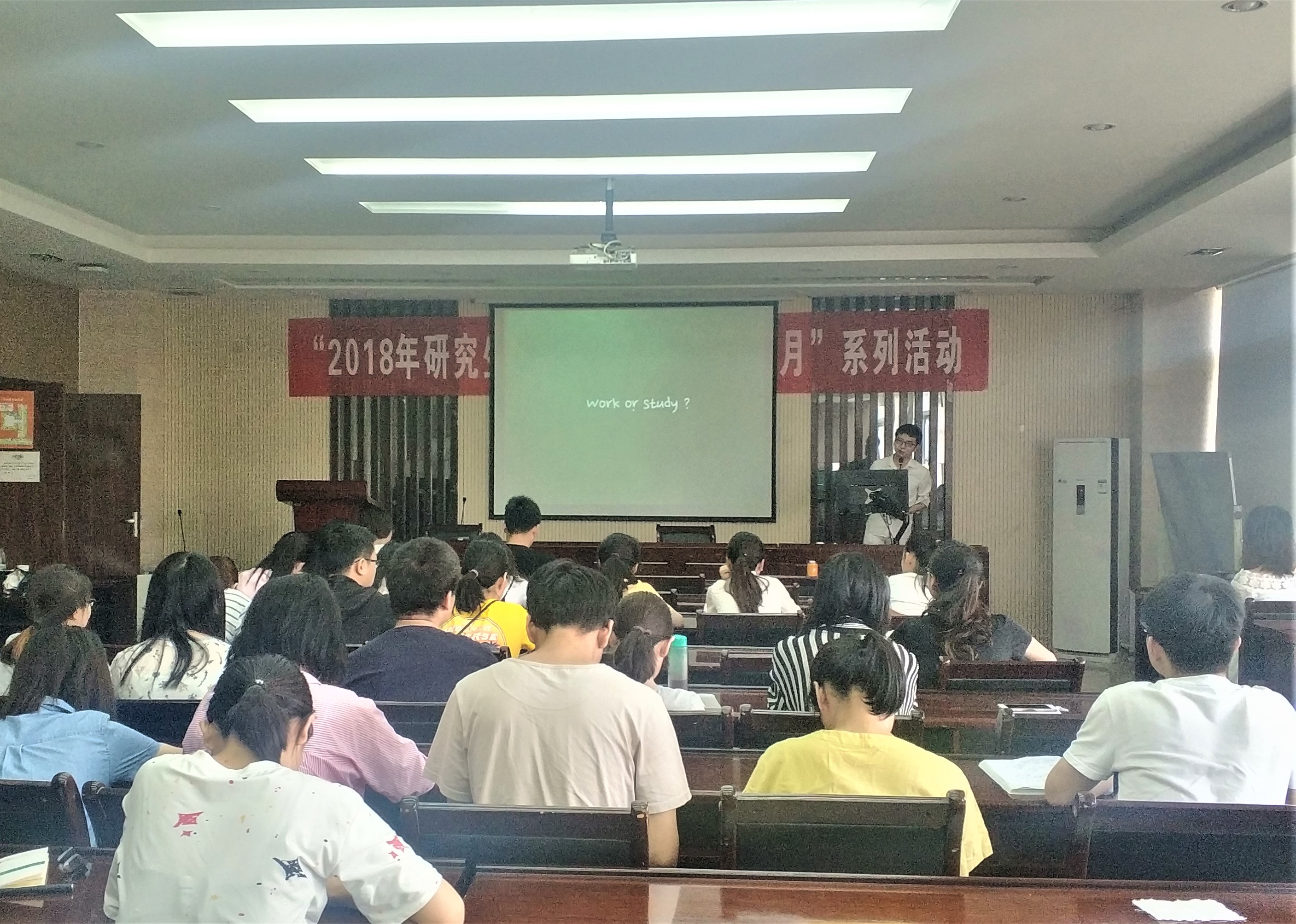 5.李鹏飞.jpg 5.李鹏飞.jpg